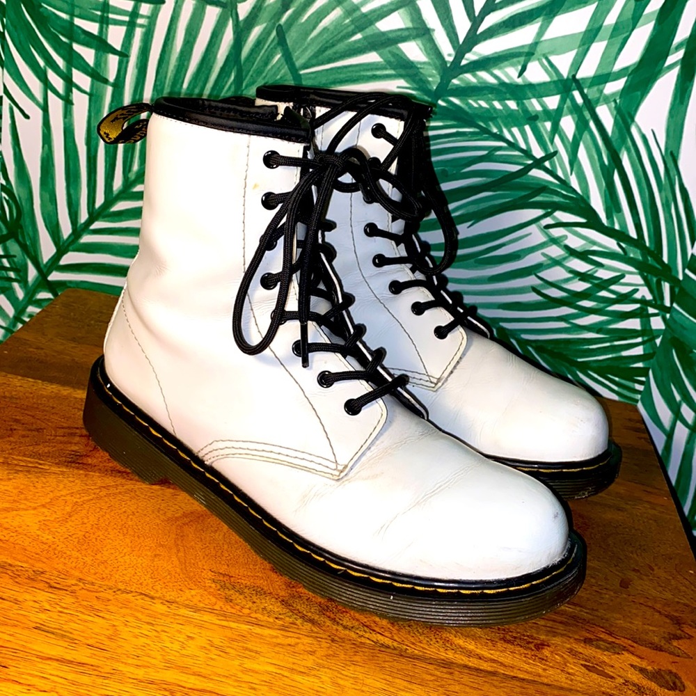 Dr. Martens Smooth White Leather Zip Boots Women’s 7